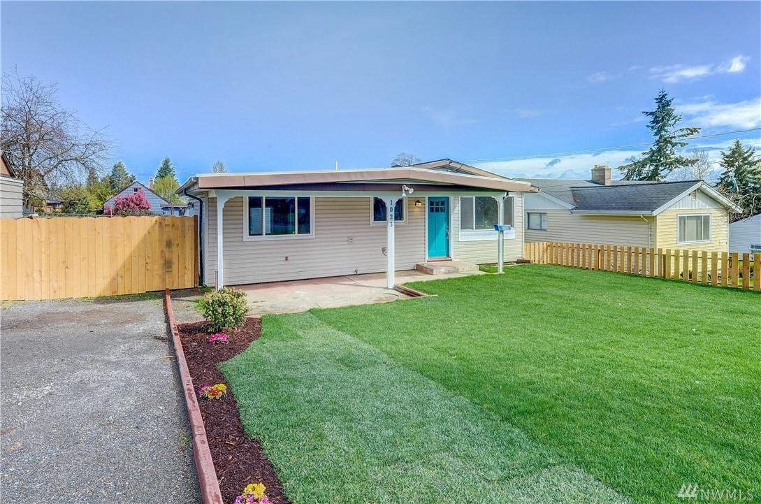 1023 45th St - Photo 1