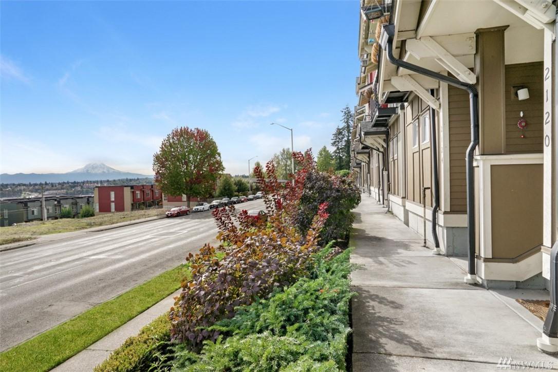 2120 Yakima Ave - Photo 1