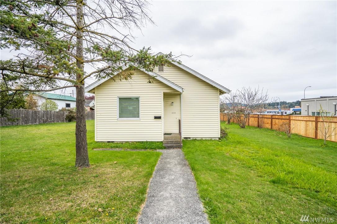 1008 19th Street - Photo 1