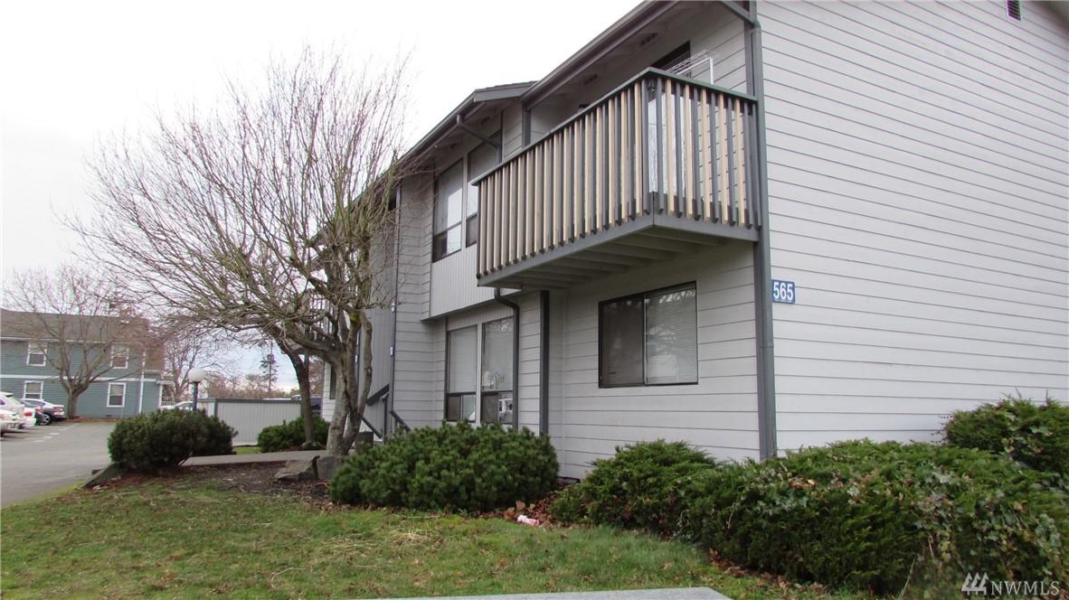 565 8th Ave - Photo 1