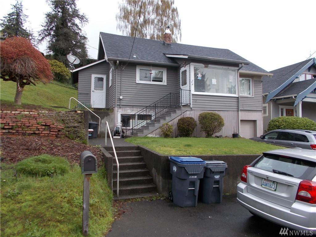 712 7th Ave - Photo 1