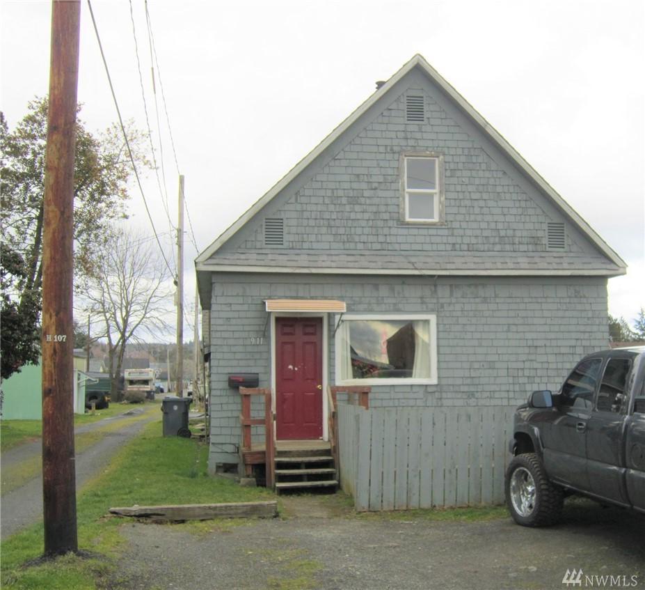 911 Smith Ave - Photo 1