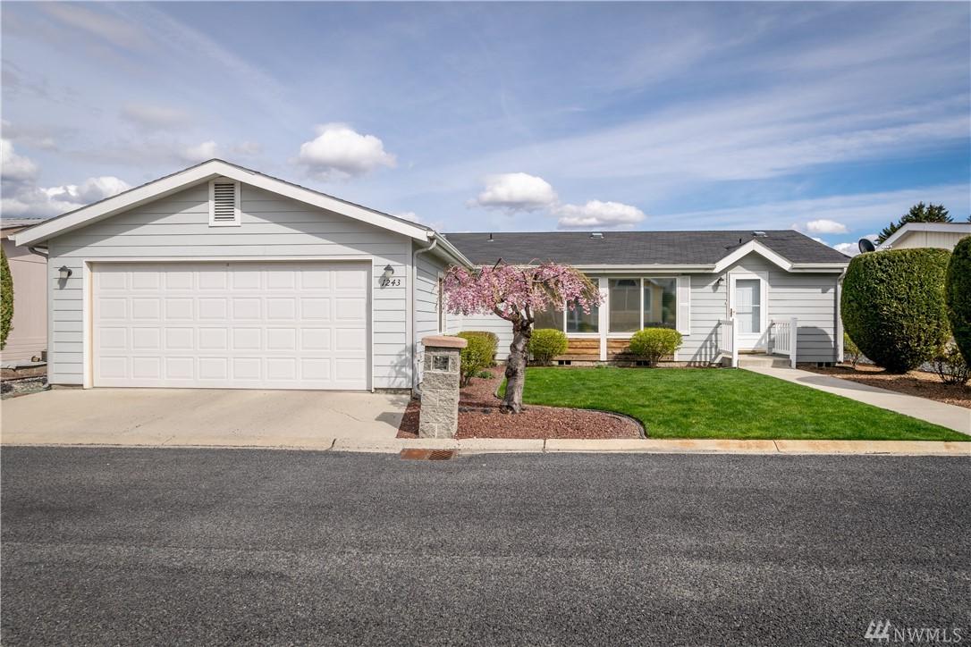1243 Woods St - Photo 1