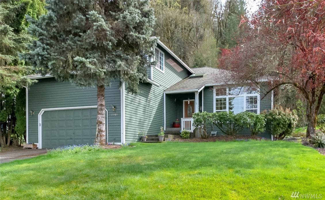 15705 157th St - Photo 1