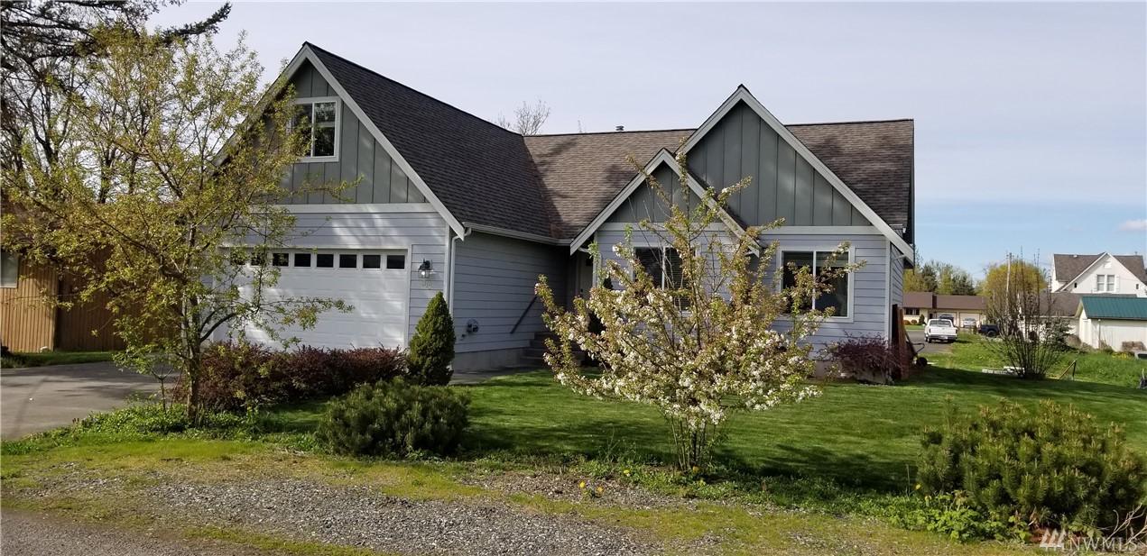 313 Columbia St - Photo 1