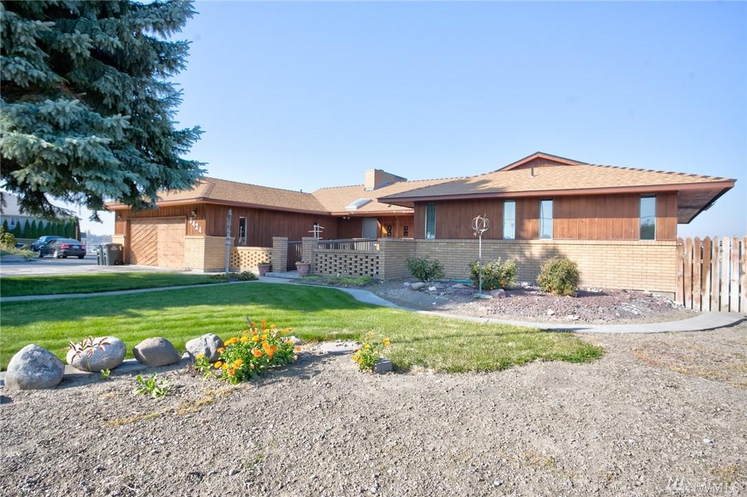 2424 Marina Dr - Photo 1