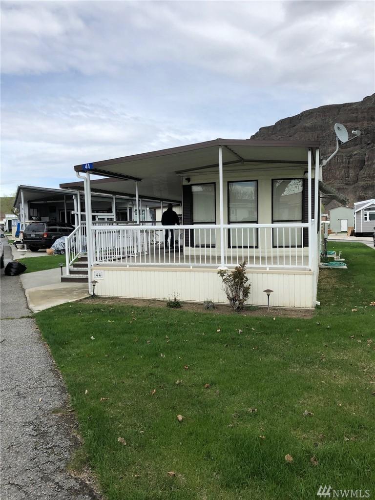 8818 Crescent Bar Rd - Photo 1