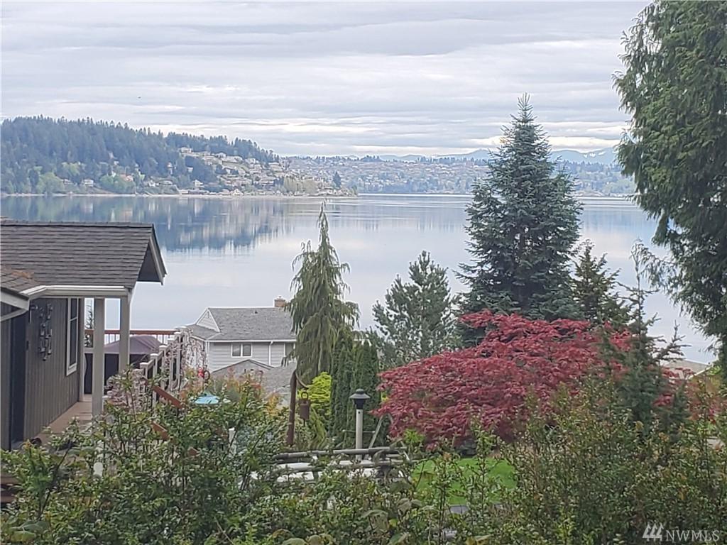 483 7th Ave - Photo 1