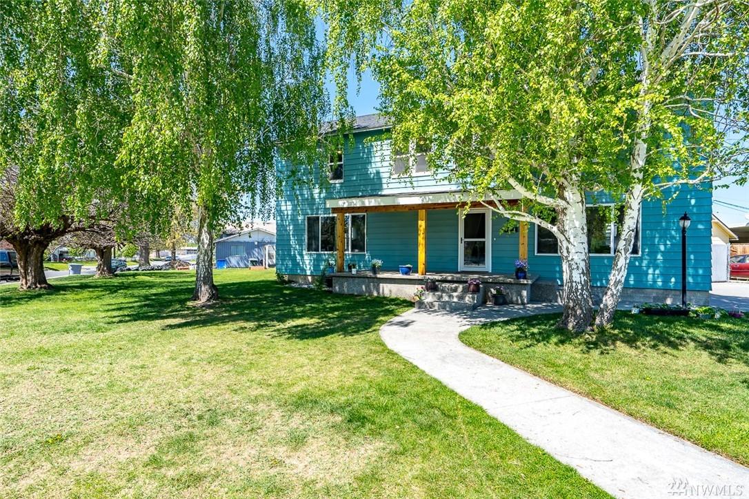 501 Delafield Ave - Photo 1
