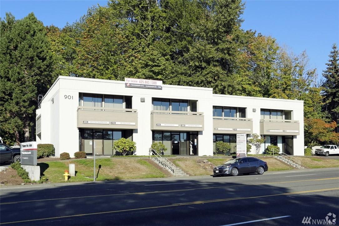 901 Rainier Ave - Photo 1
