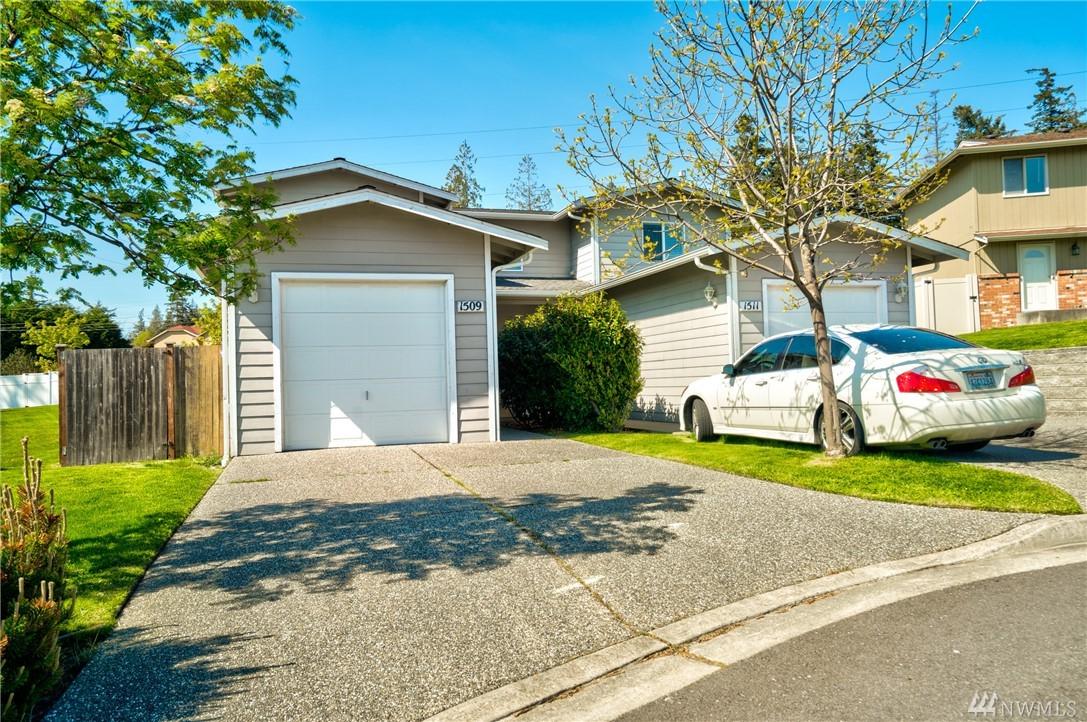 1509 Burrows - Photo 1