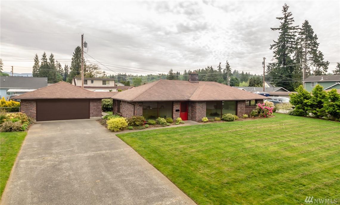 415 Mcleod Ave - Photo 1