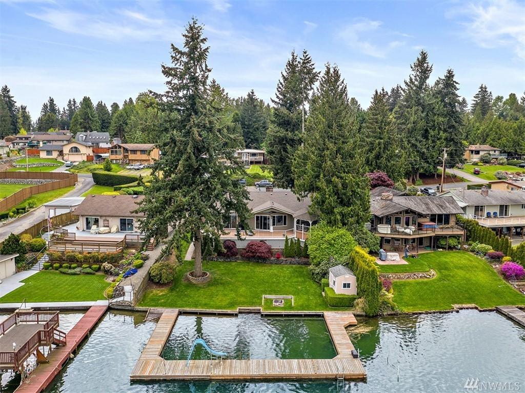 2409 185th Ave - Photo 1
