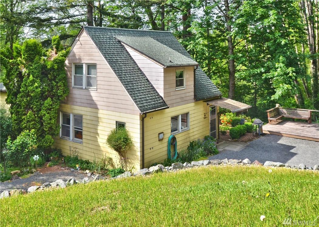 7098 Bay Hill Rd - Photo 1