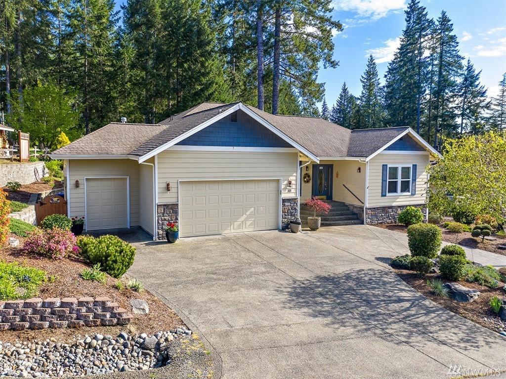 321 Fairway Dr - Photo 1