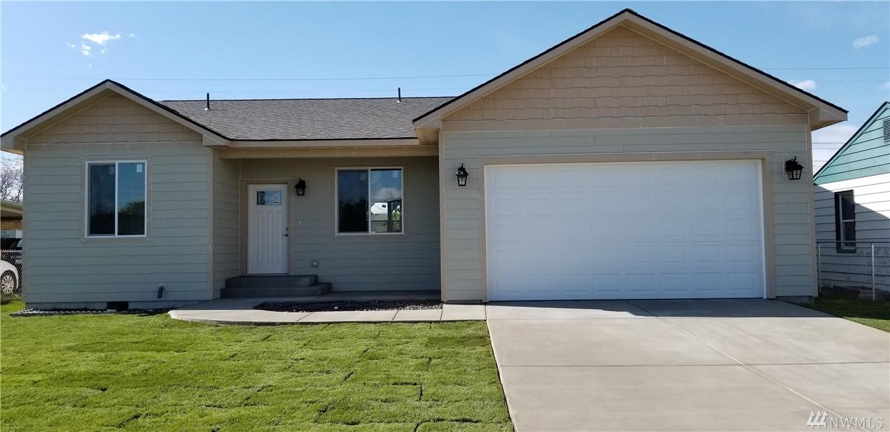 2218 Spruce St - Photo 1