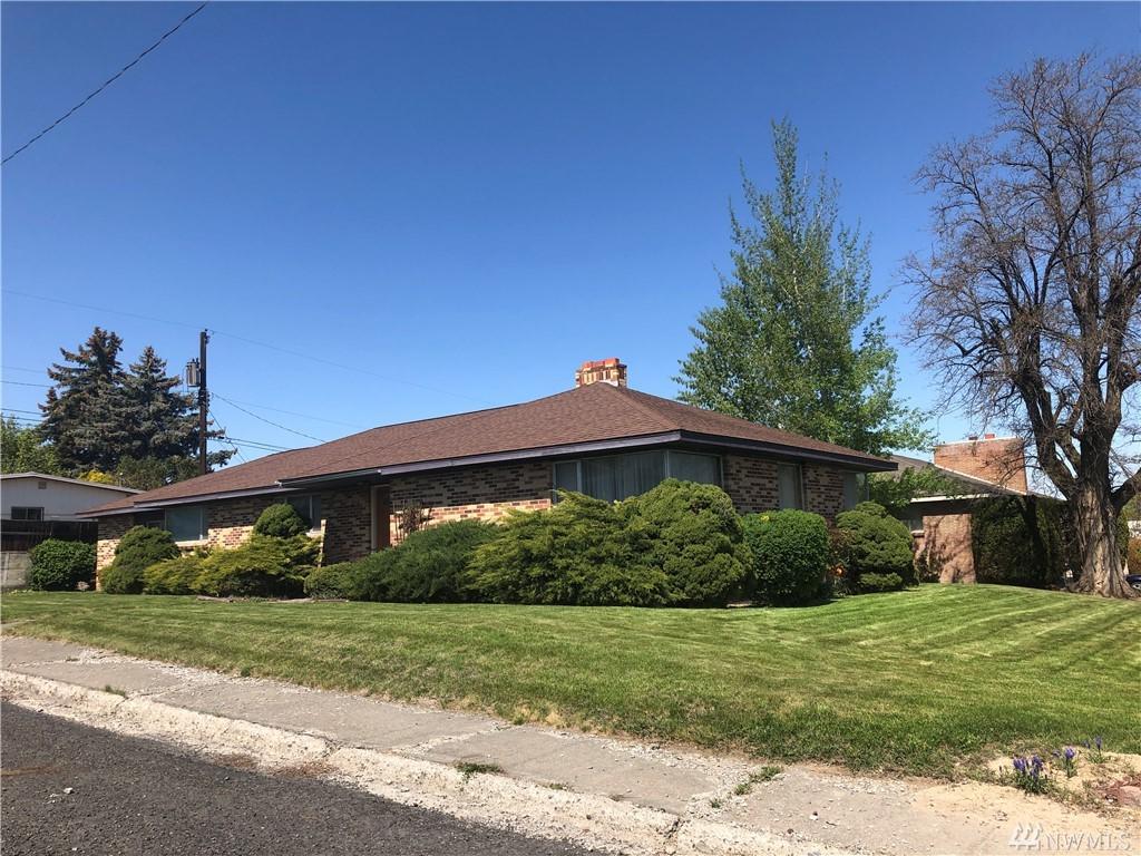 814 1st Ave - Photo 1