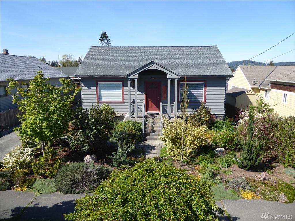1104 20th St - Photo 1