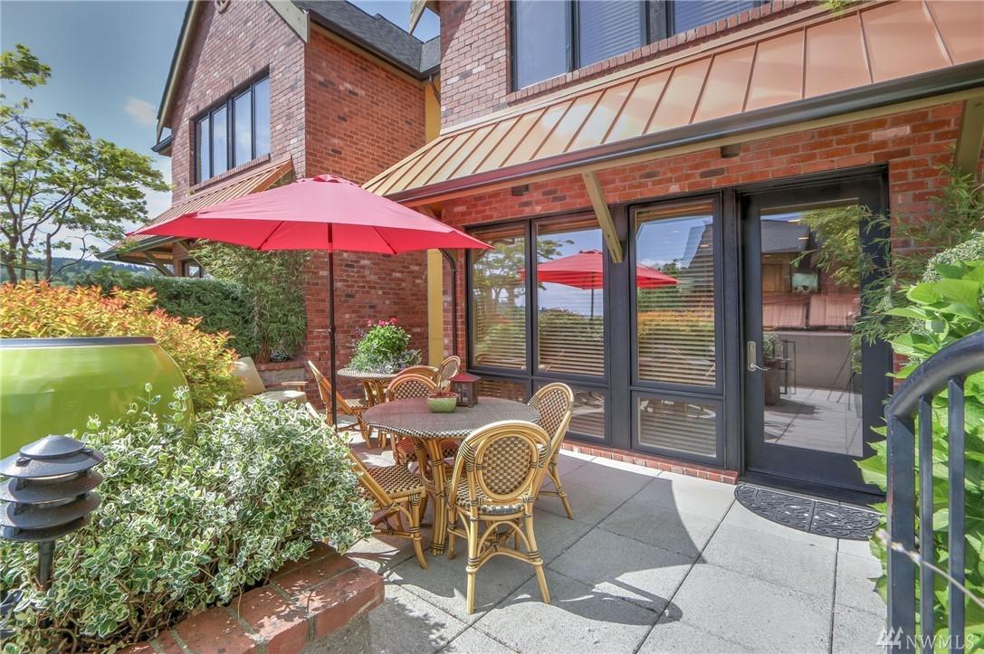 295 Madison Ave - Photo 1
