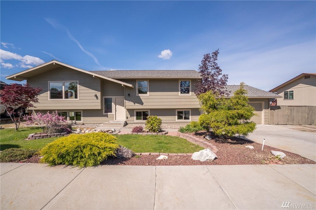 240 Karry Lane - Photo 1