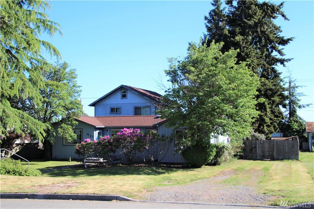 1731 6th St - Photo 1