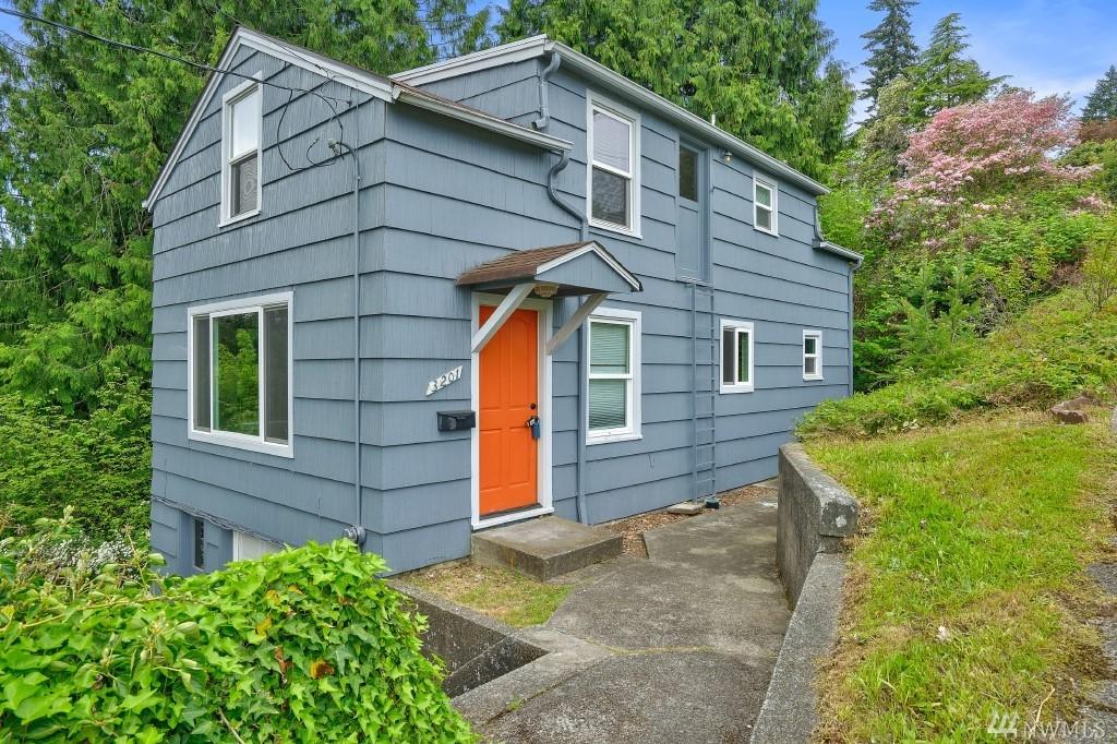 3201 Farragut St - Photo 1