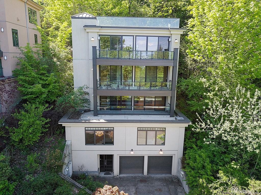511 33rd Ave - Photo 1