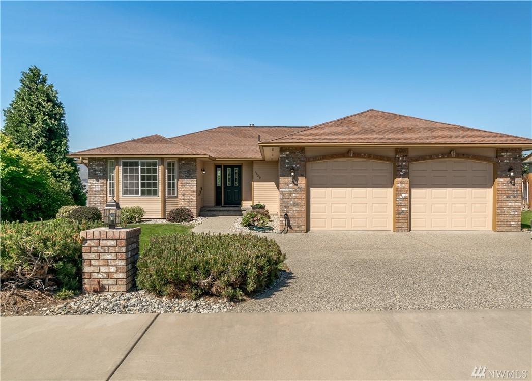1520 Hannah Wy - Photo 1