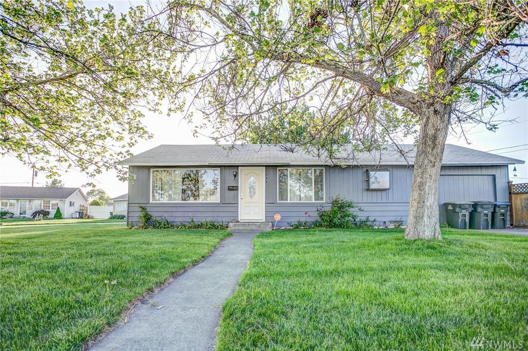 544 Dune Rd - Photo 1