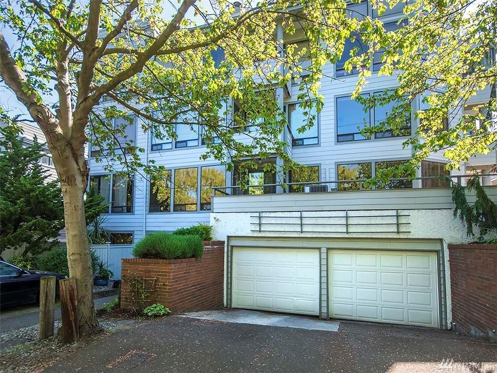 2348 Fairview Ave - Photo 1