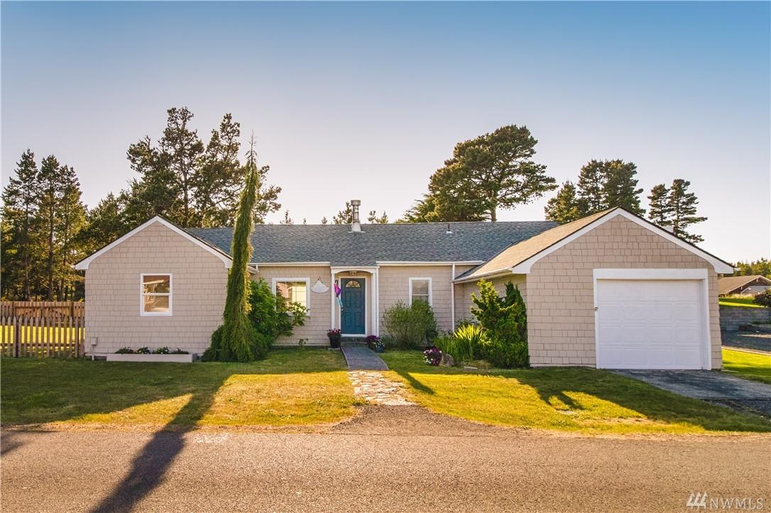 1713 Ocean Beach Blvd - Photo 1