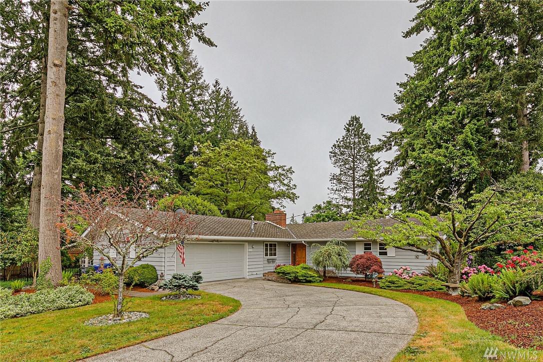 402 168th Ave Se - Photo 1