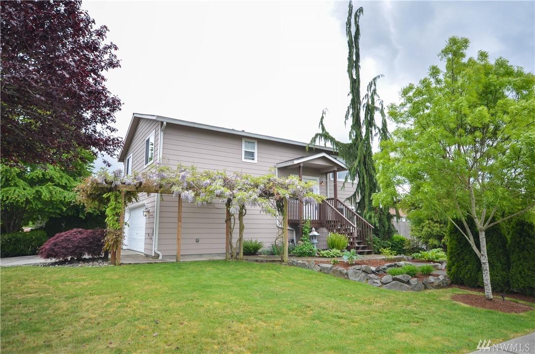 1426 85th Ave - Photo 1