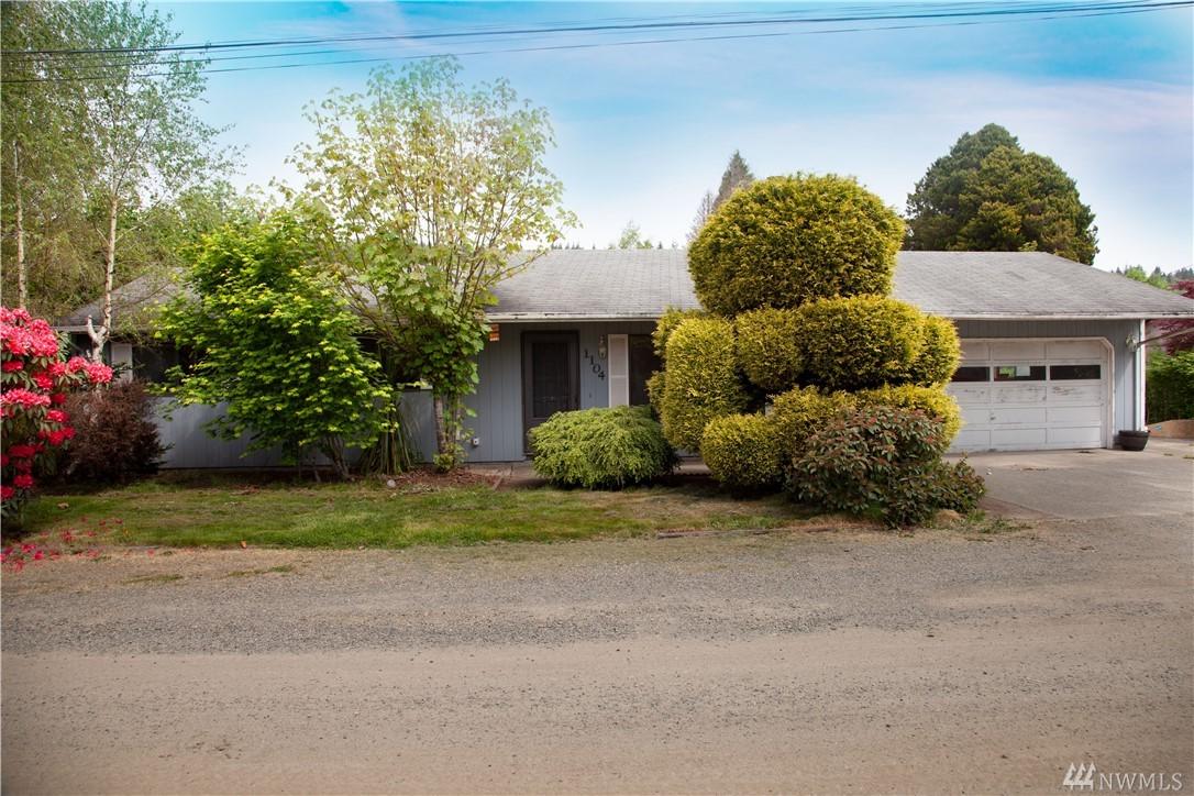1104 Fairview Lane - Photo 1