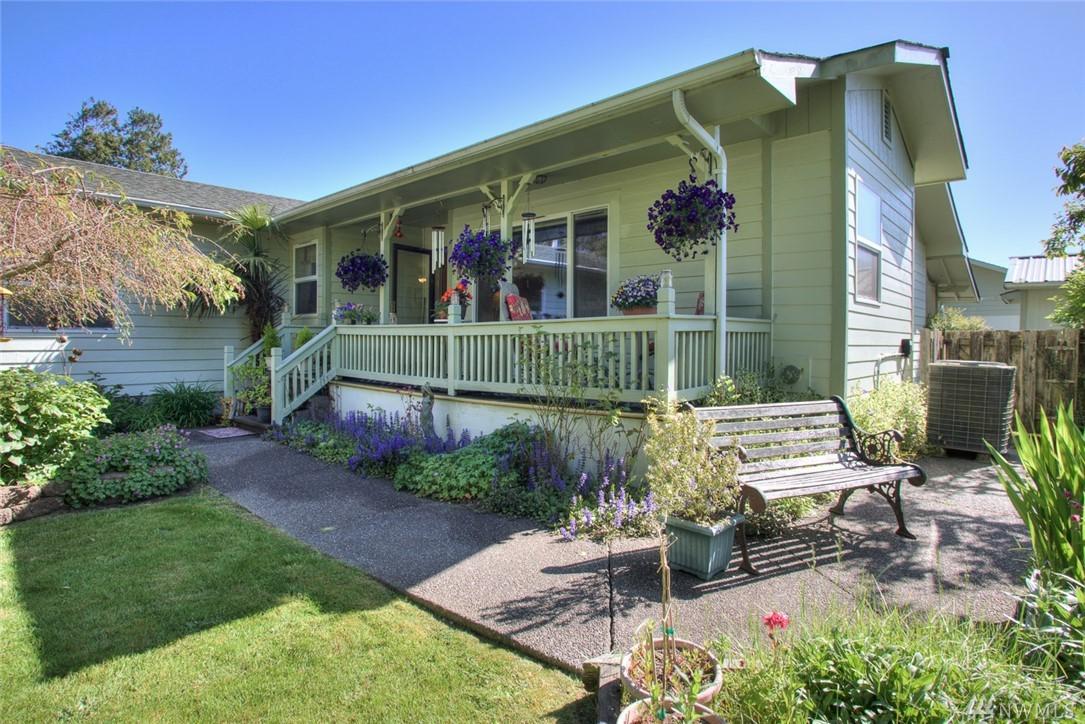 422 Forrest St - Photo 1