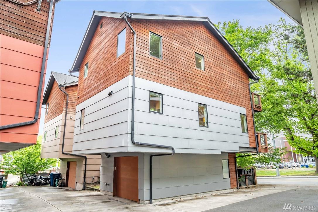 423 23rd Ave - Photo 1