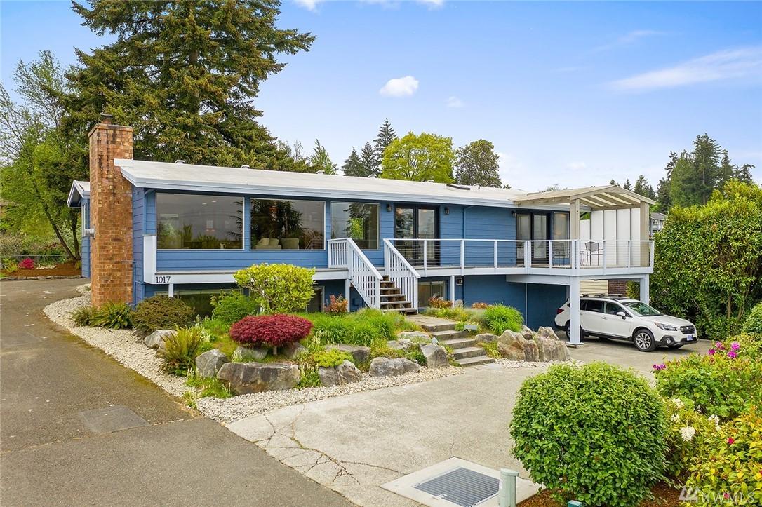 1017 9th Ave - Photo 1