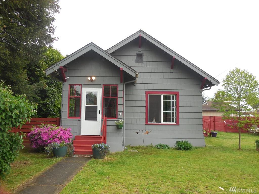 833 Ferry St - Photo 1
