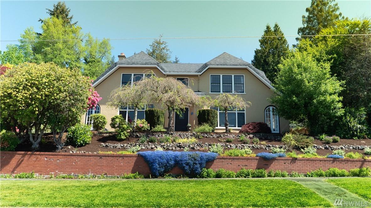 502 Adams Ave - Photo 1