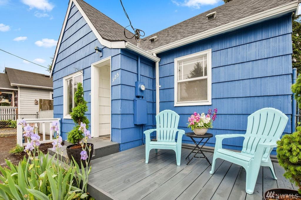 325 2nd Ave - Photo 1