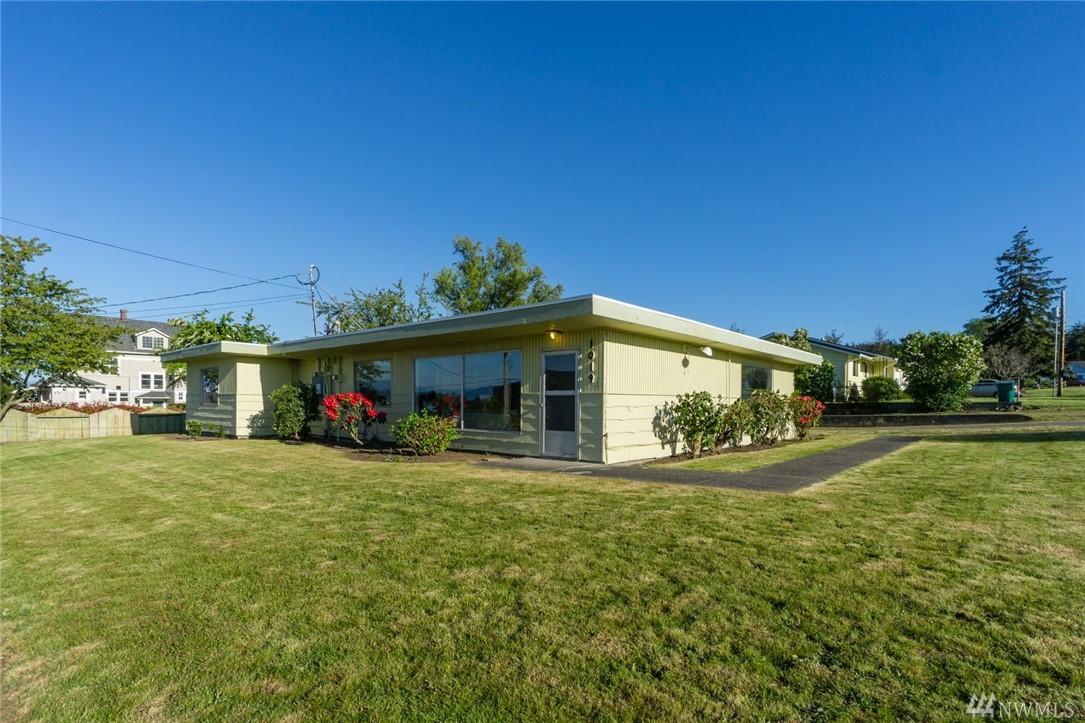 1019 34th Street - Photo 1
