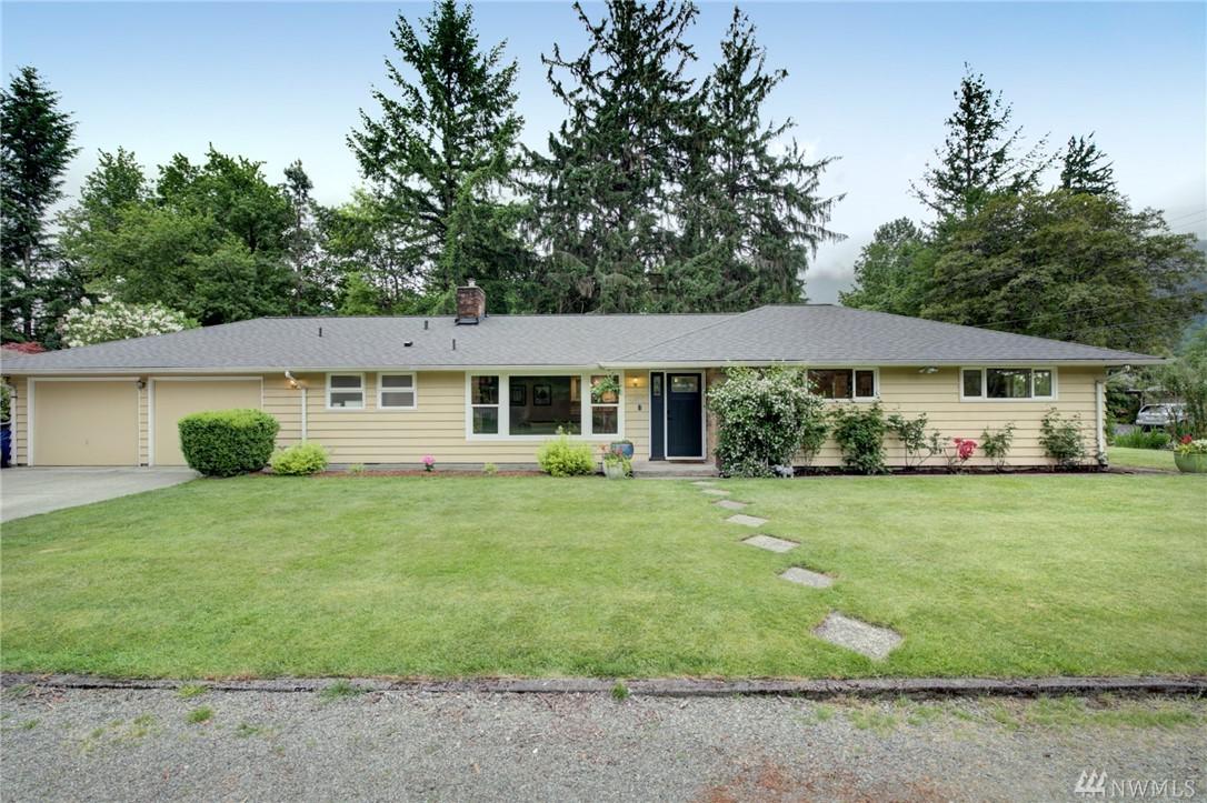 449 Meadow Dr - Photo 1