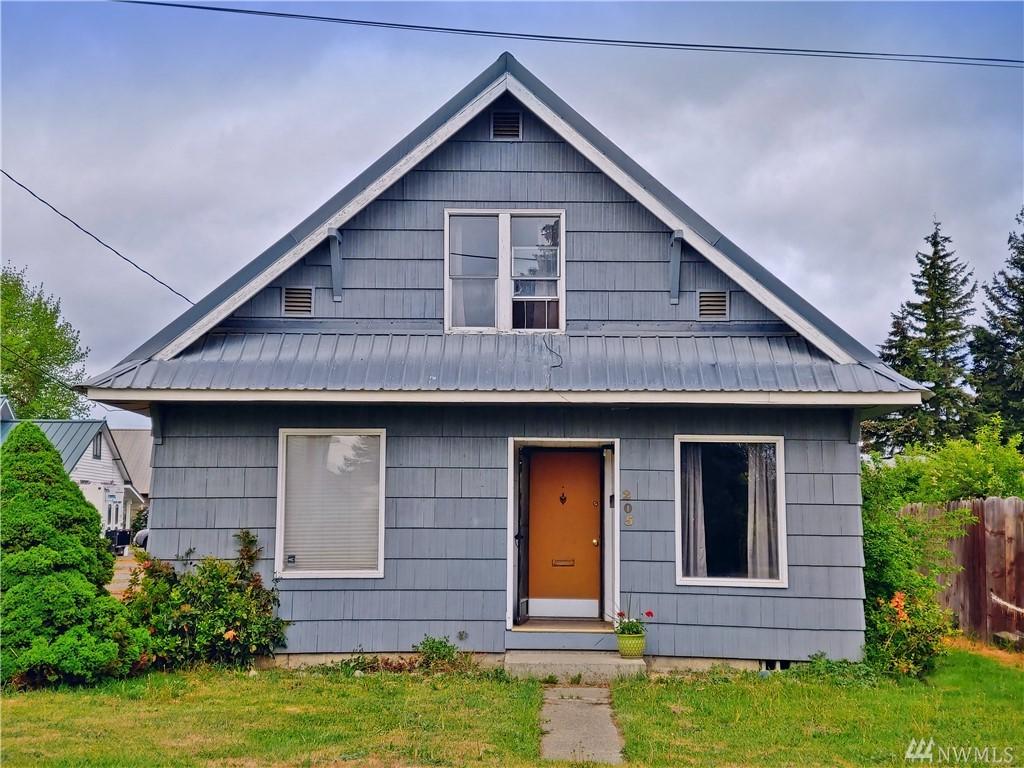 205 Yakima Ave - Photo 1
