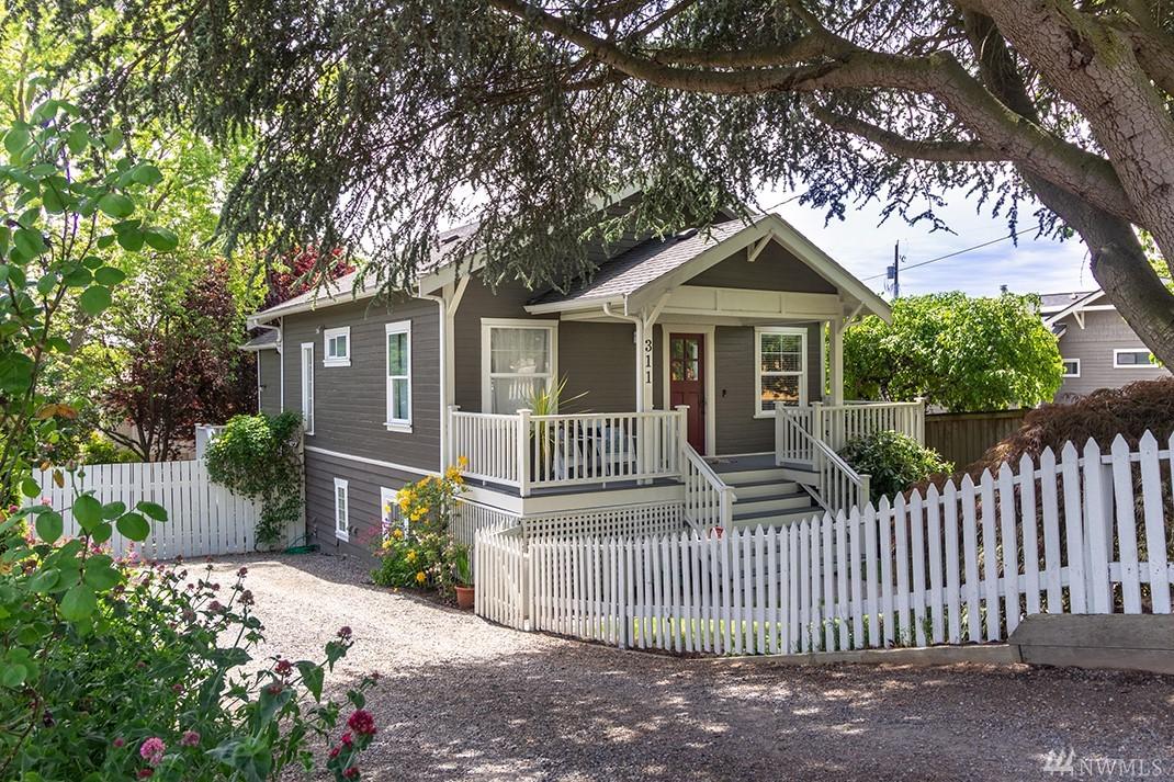 311 8th Ave - Photo 1