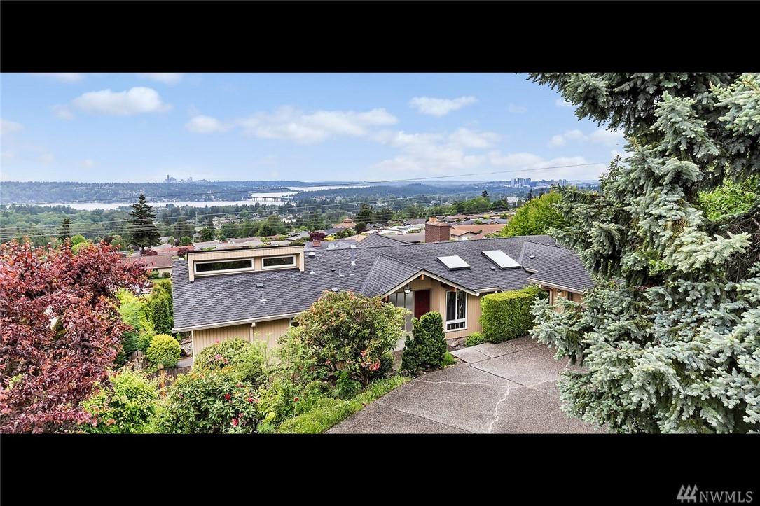 4557 135th Ave - Photo 1