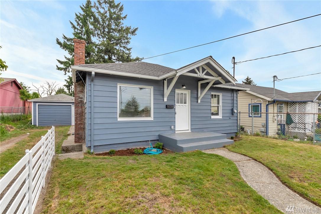 4211 Alaska St - Photo 1