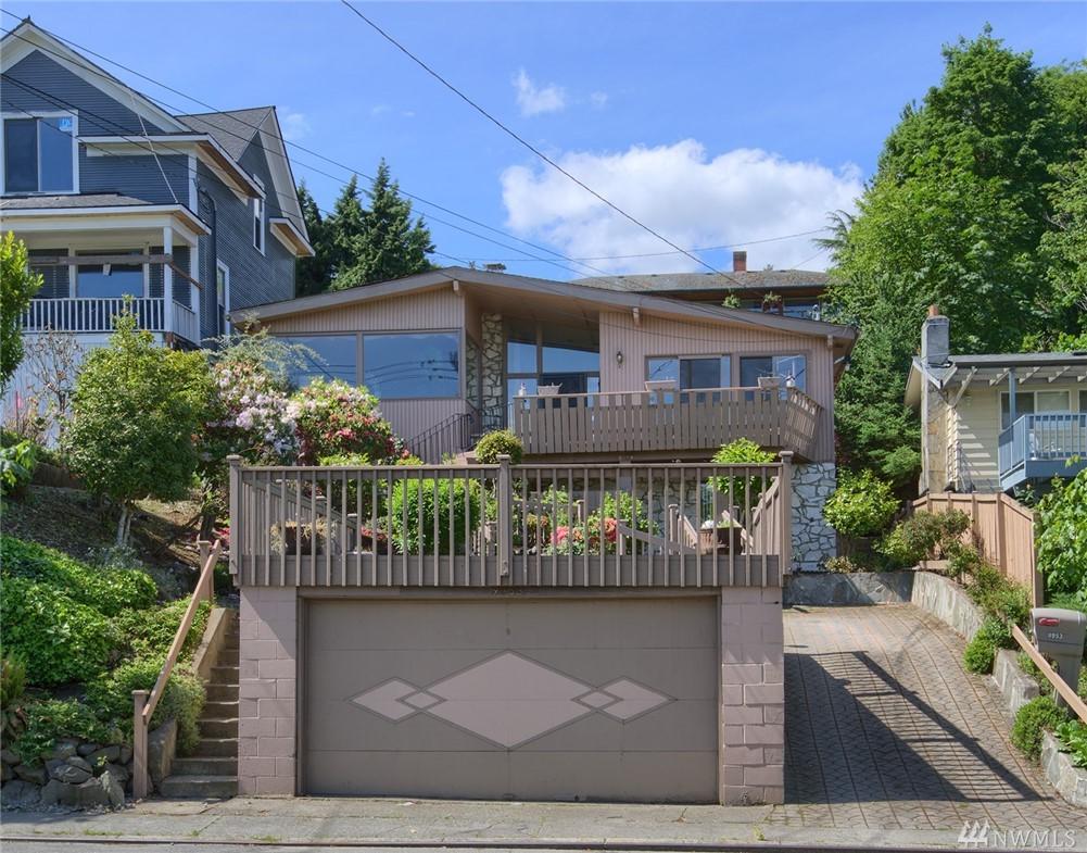9953 Rainier Ave - Photo 1