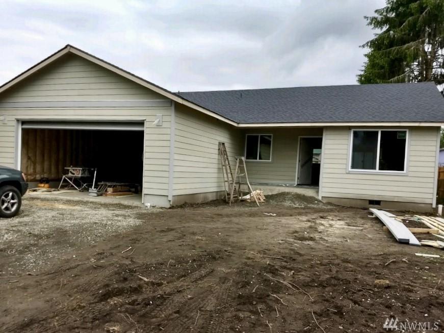 1121 Elm St - Photo 1