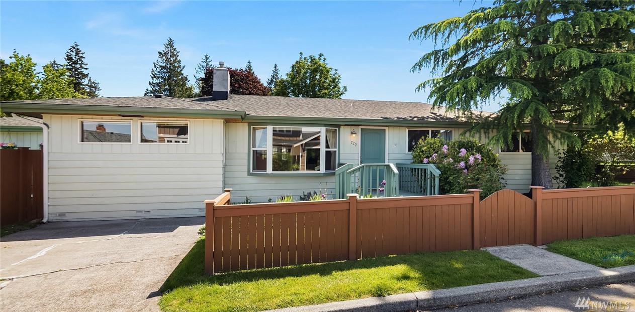 729 6th Ave - Photo 1