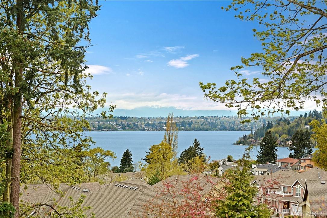 2607 Meadow Ave - Photo 1